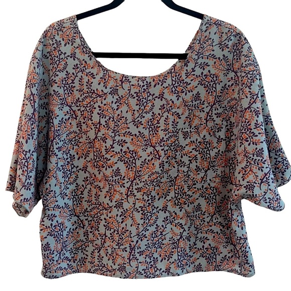 FOREVER JADE Women’s Short Sleeve Wide Cut Crop Blouse with Vine Print size M - Picture 2 of 6
